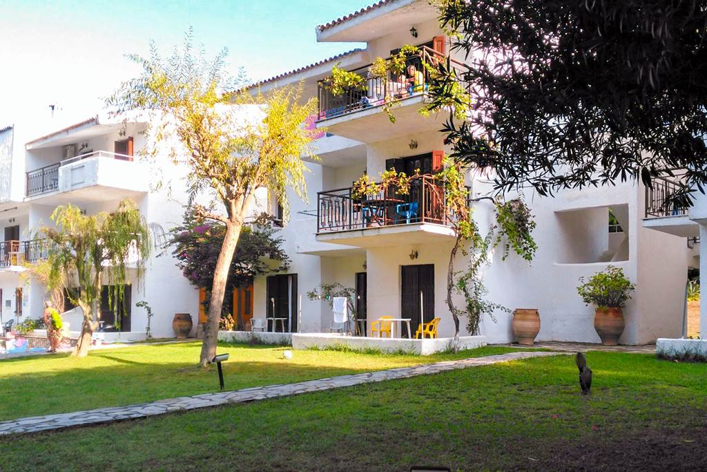 JSI_84365_Villa_Amalia_Apartments_0922_03.jpg