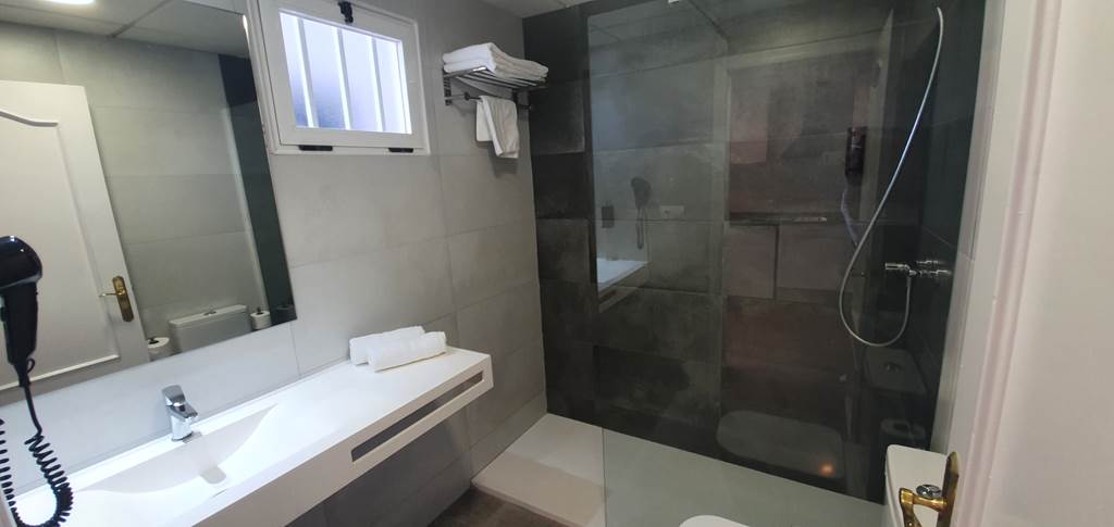 ALC_81073_Primavera_Loix_Apartments_0621_13.jpg