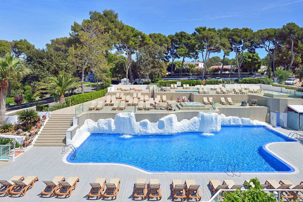 MAH_481_Melia_Cala_Galanda_0817_06.jpg