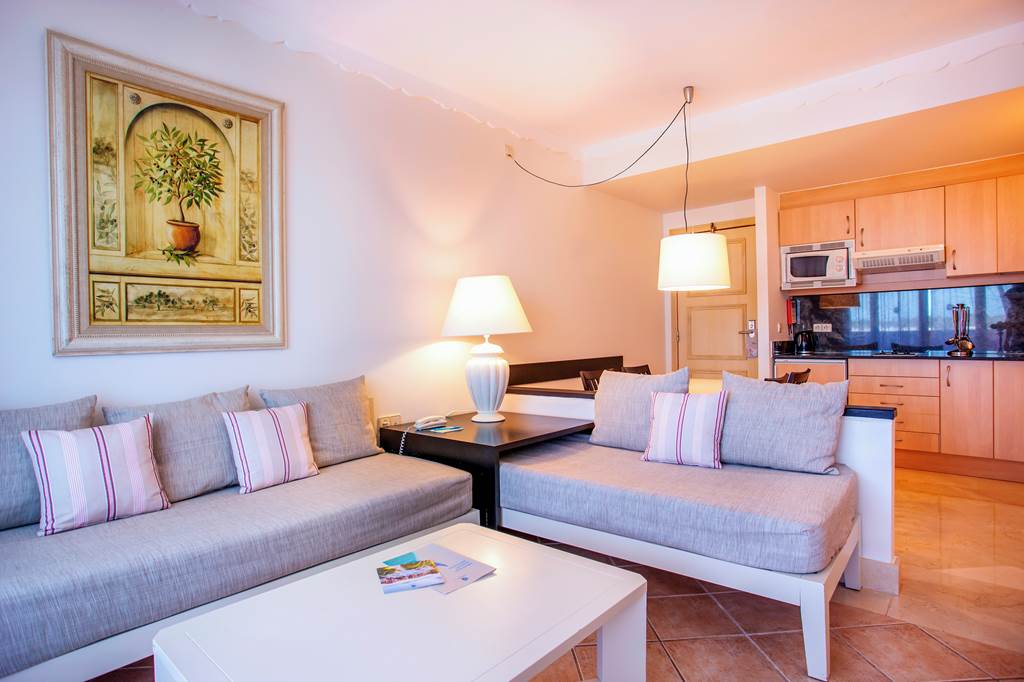 MAH_70762_Grupotel_Macarella_Suites_&_Spa_1224_02.jpg