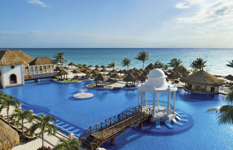 Dreams-Sapphire-Resort-Spa-7.jpg