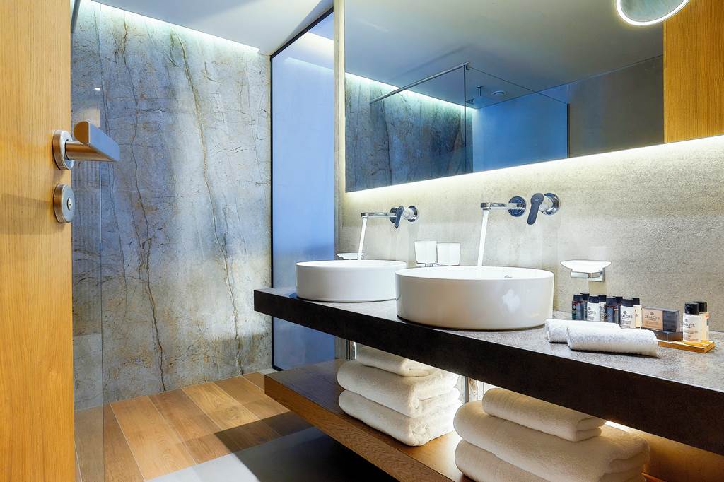 HER_83488_Castello_Infinity_Suites_1223_02.jpg