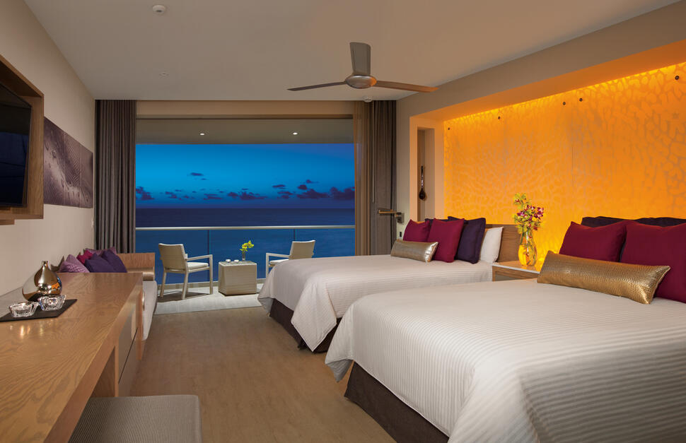 Breathless-Riviera-Cancun-Resort-Spa-2.jpg