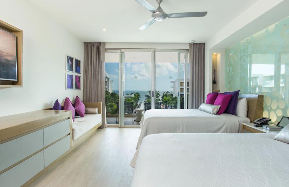 Breathless-Riviera-Cancun-Resort-Spa-1.jpg