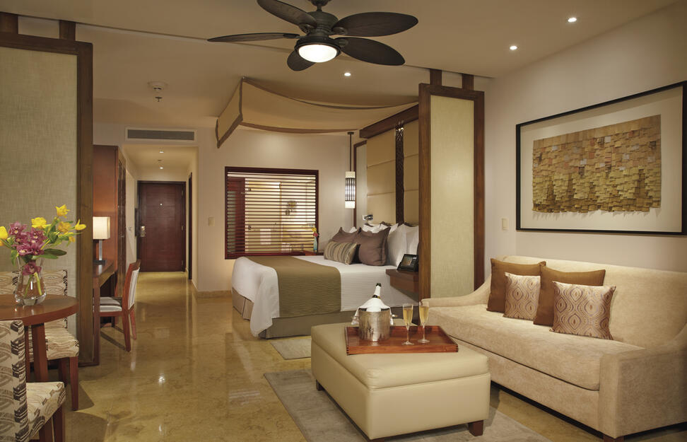 Secrets-Playa-Mujeres-Golf-Spa-Resort-3.jpg
