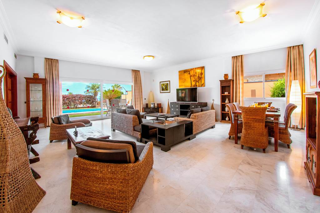 TFS_86039_Villa_Royal_Sunset_0923_06.jpg