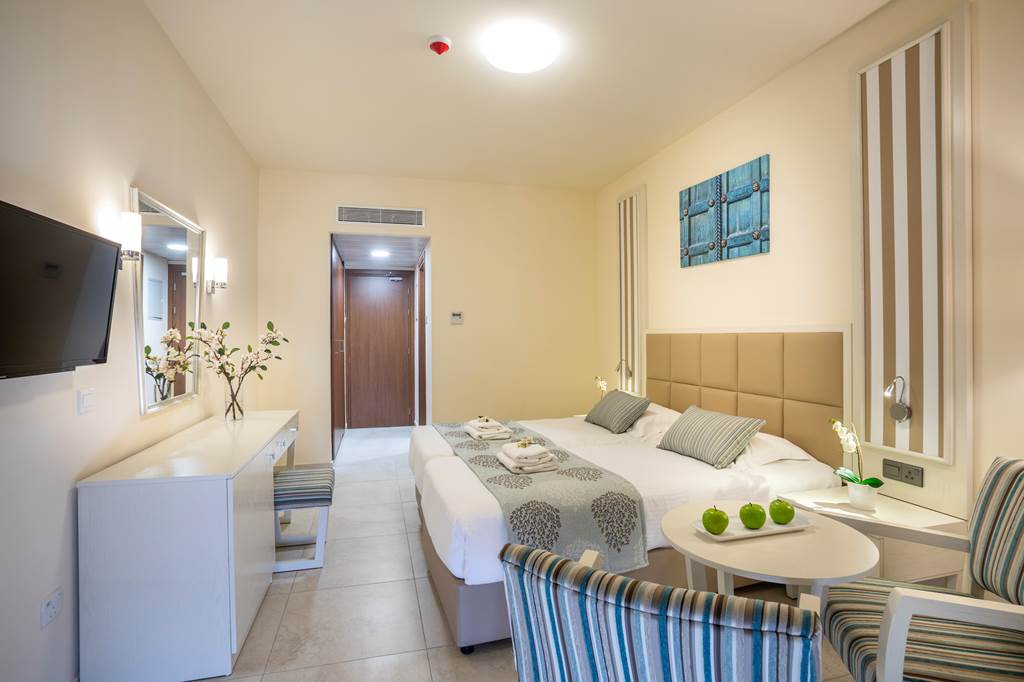 PFO_70454_aquamare_beach_0518_18.jpg