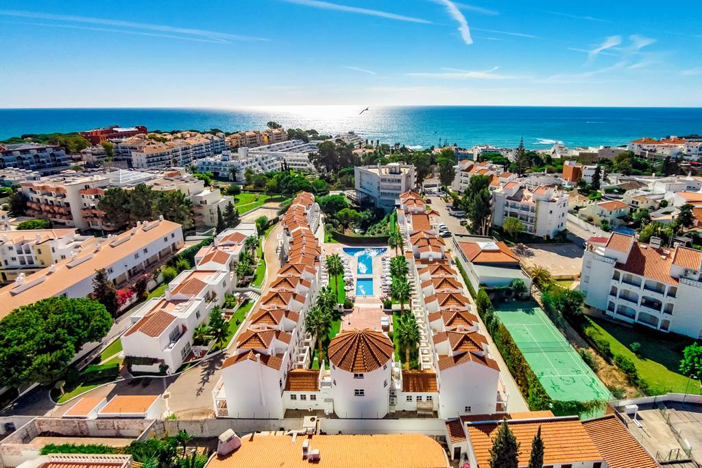 FAO_83167_Ouratlantico_Apartments_0821_12.jpg