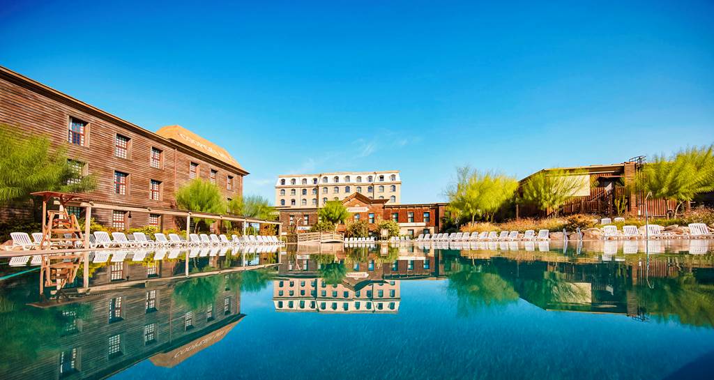 REU_68990_Hotel_Gold_River_0722_04.jpg