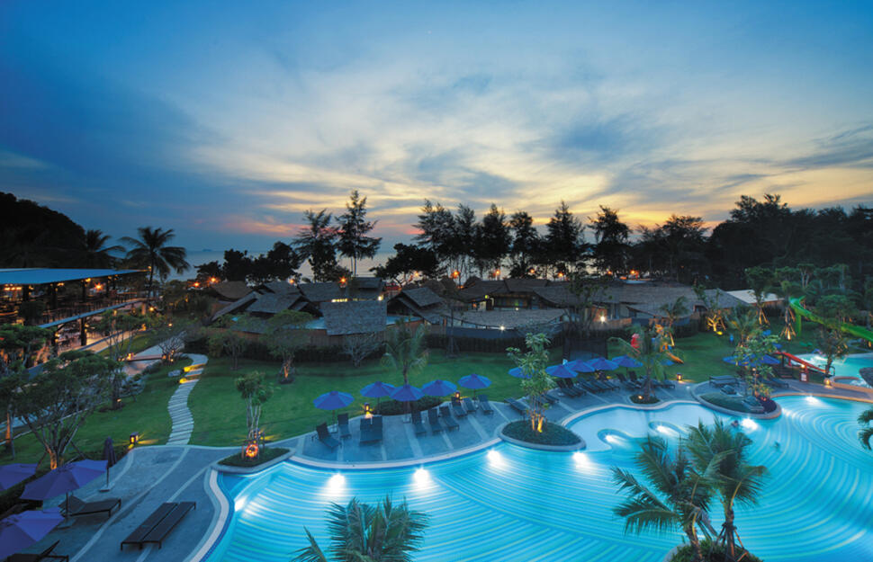 Holiday-Ao-Nang-Beach-Resort-Krabi-6.jpg