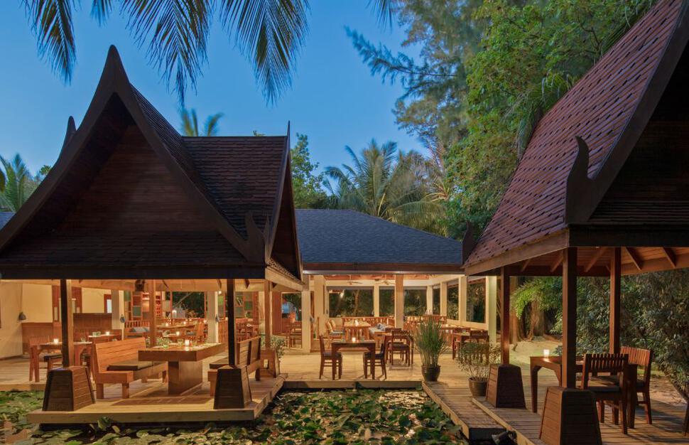 Centara-Grand-Island-Resort-Spa-Maldives-32.jpg