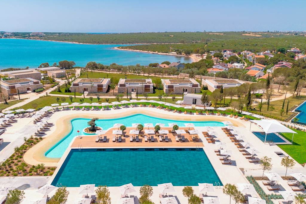 BJV_85636_Anda_Barut_Collection_0524_17.jpg