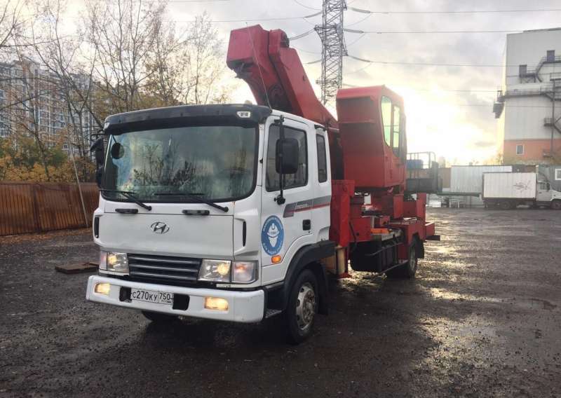 Автовышка АГП 40 м HORYONG SKY-400 на базе Huyndai HD120
