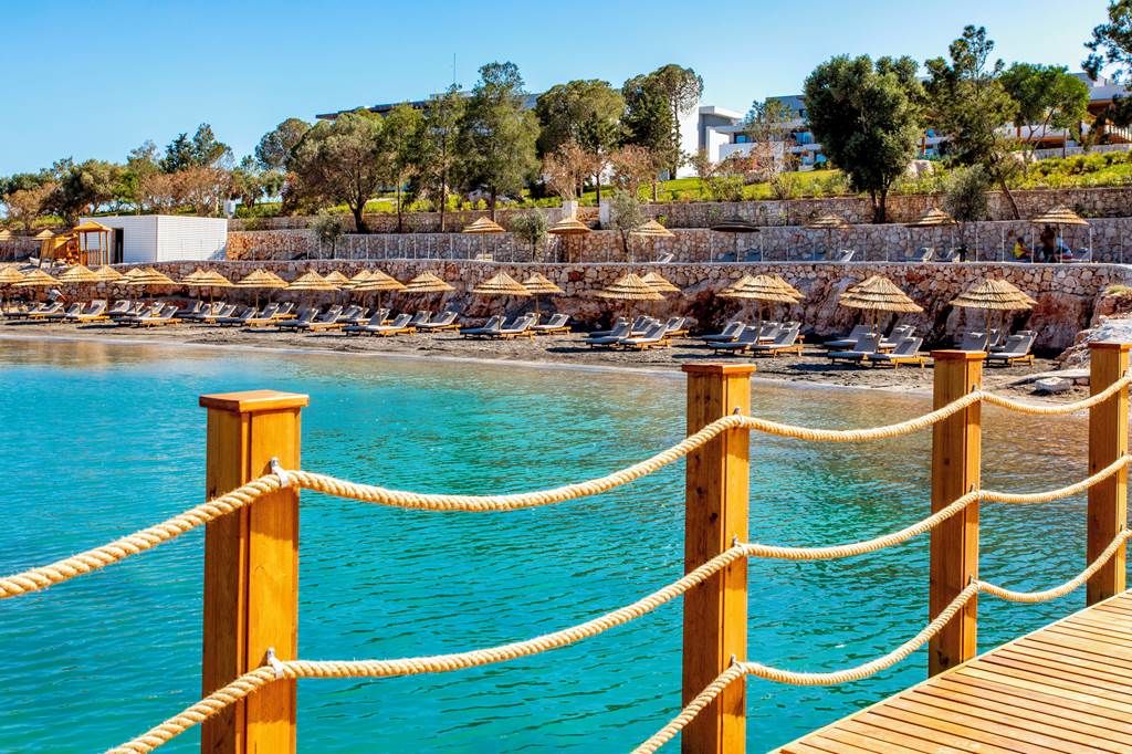 BJV_85636_Anda_Barut_Collection_0524_07.jpg