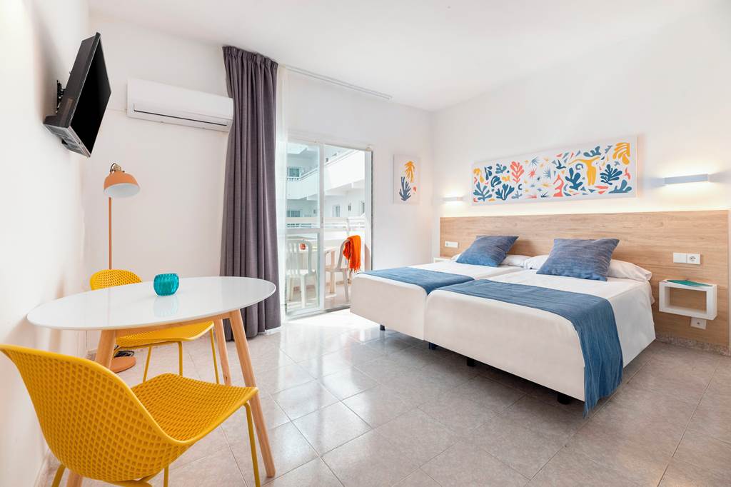 IBZ_74073_Aparthotel_Vibra_Lux_Mar_0225_01.jpg