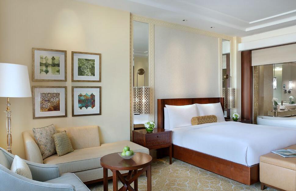 The-Ritz-Carlton-Dubai-26.jpg
