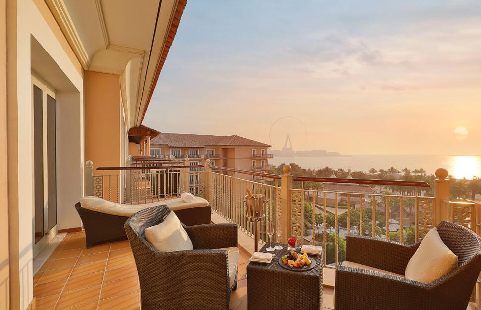 The-Ritz-Carlton-Dubai-15.jpg