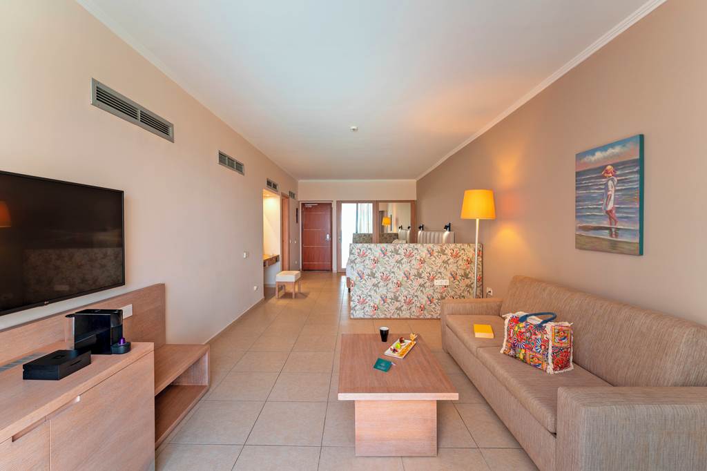 RHO_70433_Kresten_Royal_Euphoria_Resort_1123_36.jpg