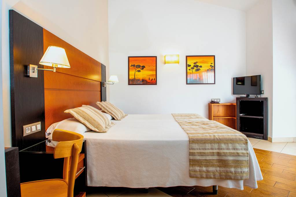 LPA_88883_HL_Miraflor_Suites_0125_02.jpg