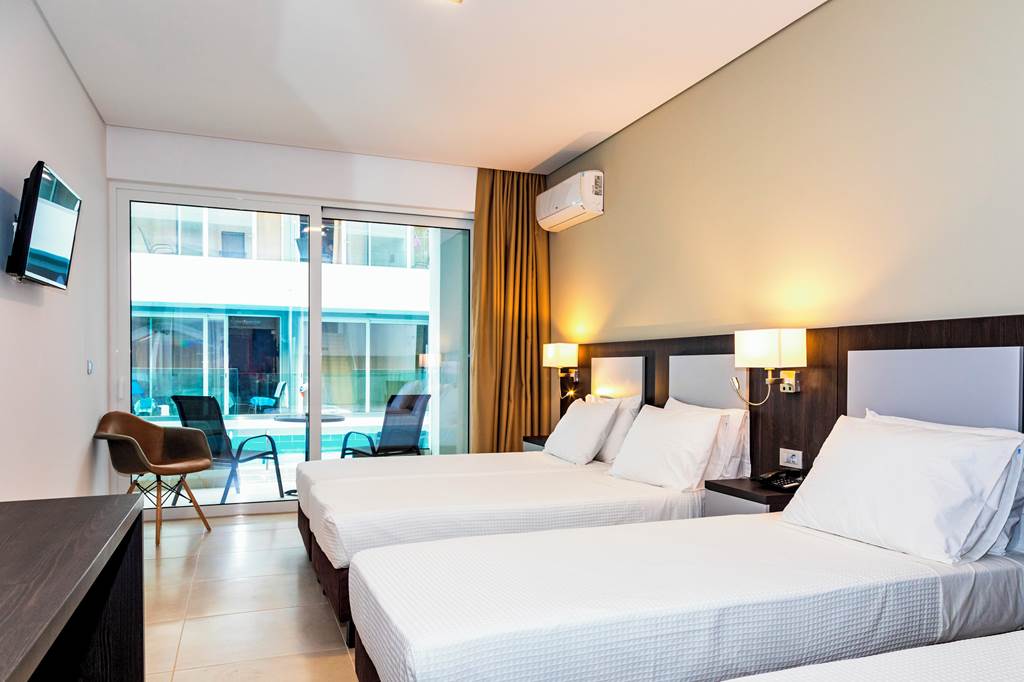 ZTH_83967_White_Olive_Premium_Hotel_1022_05.jpg