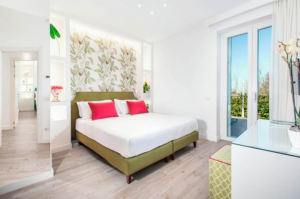 NAP_89118_Villa_High_Top_Vista_0225_12.jpg