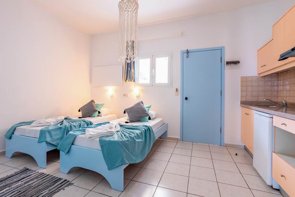 HER_79302_Village_Oasis_0523_01.jpg