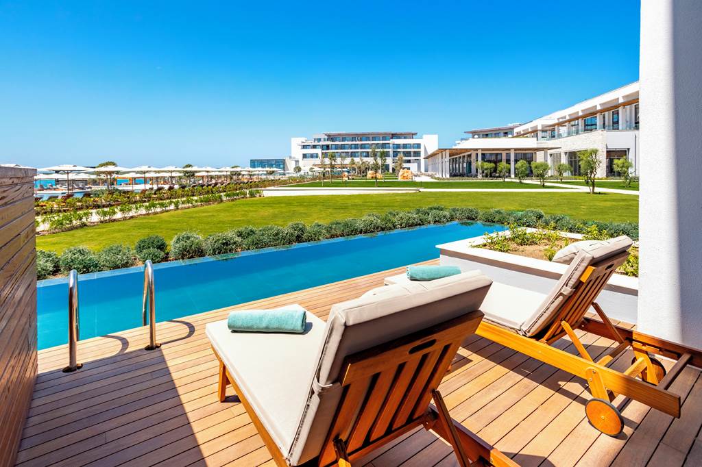 BJV_85636_Anda_Barut_Collection_0524_99.jpg