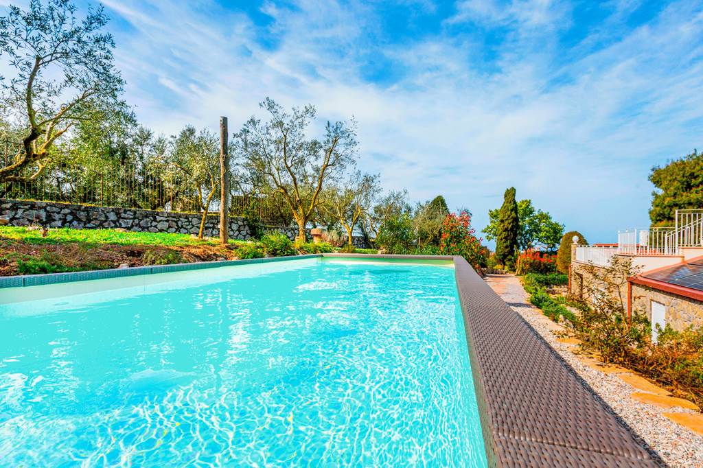 NAP_89118_Villa_High_Top_Vista_0225_14.jpg