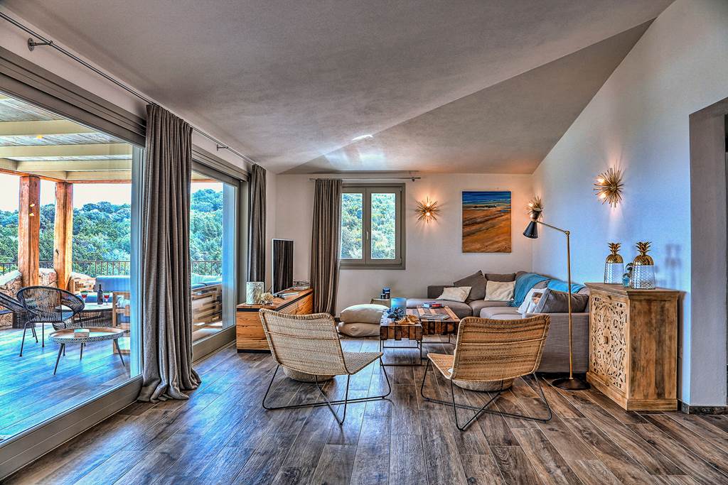 OLB_87601_Villa_Sapphire_Heights_0524_03.jpg