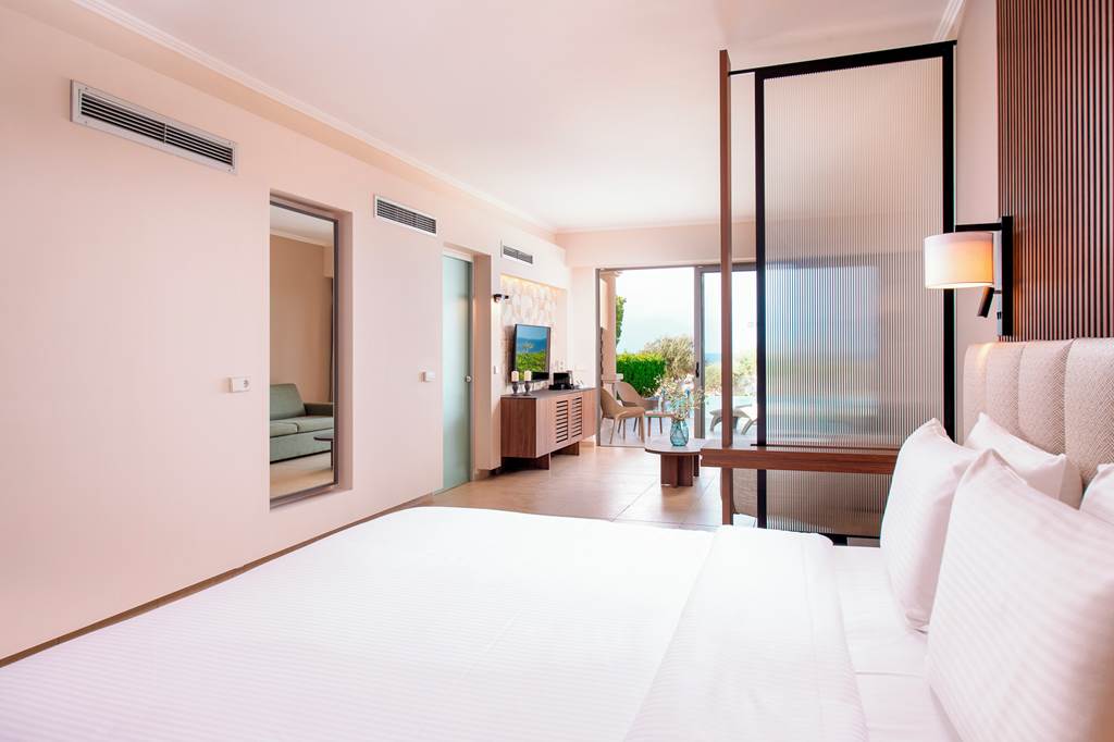RHO_70433_Kresten_Royal_Euphoria_Resort_0624_01.jpg
