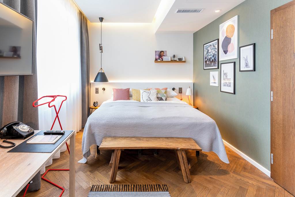 PRG_88223_Mosaic_House_Design_Hotel_0924_26.jpg