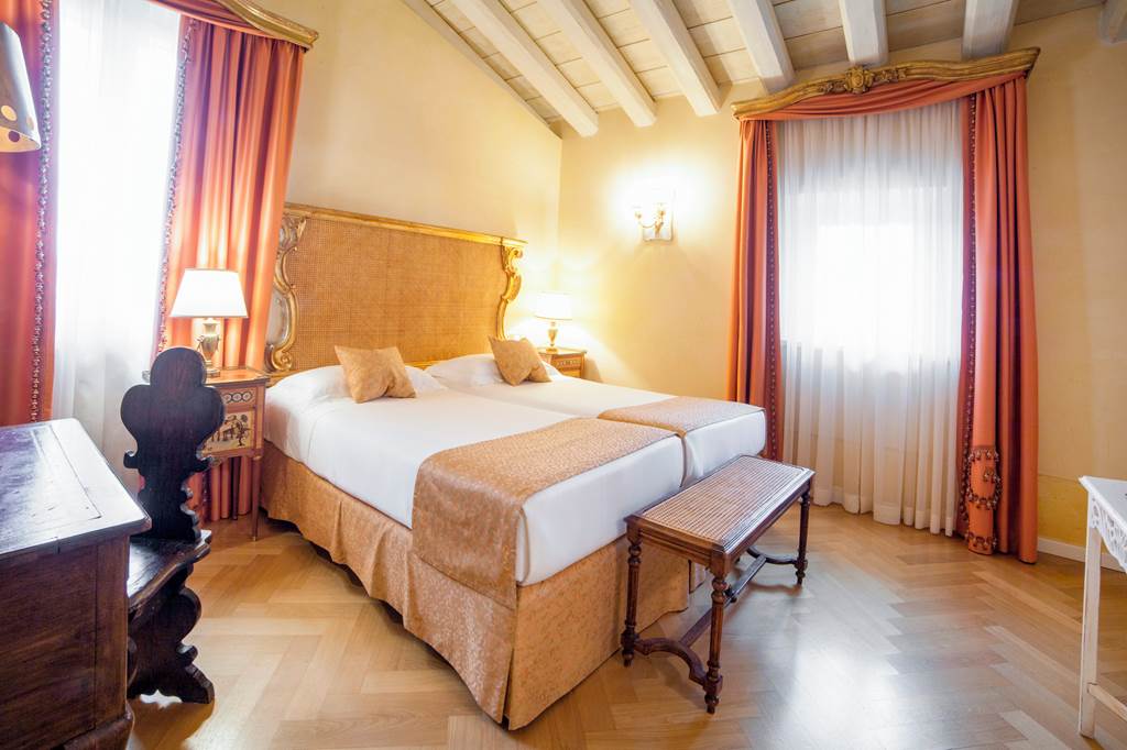 VRN_73717_Relais_Fra_Lorenzo_1022_02.jpg