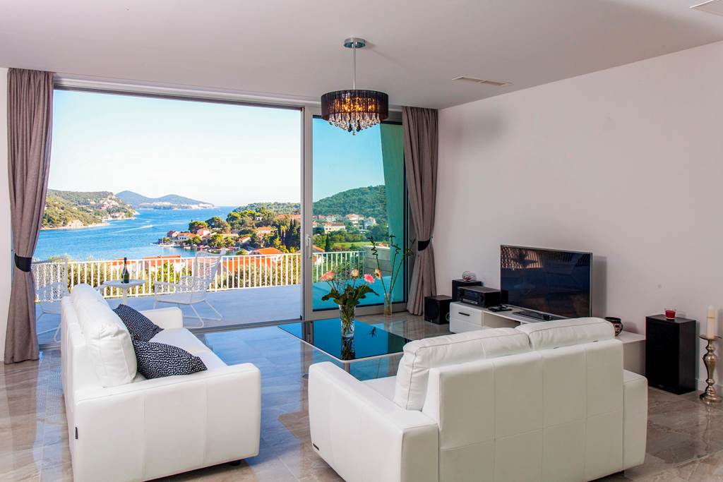 DBV_83494_Villa_Art_0122_13.jpg
