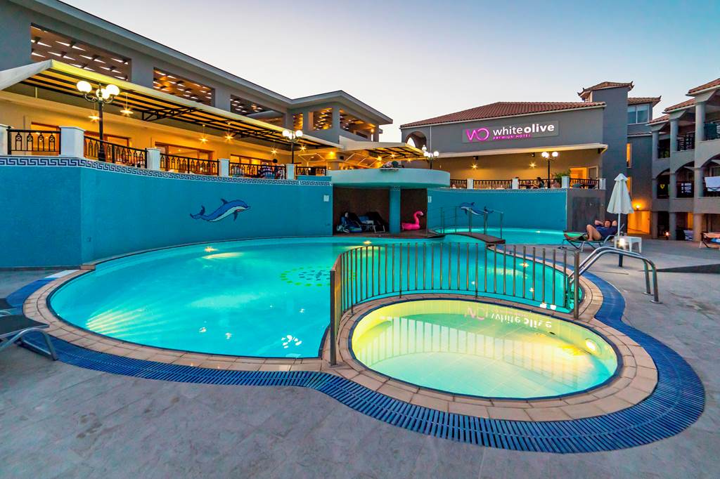 ZTH_83967_White_Olive_Premium_Hotel_1022_17.jpg