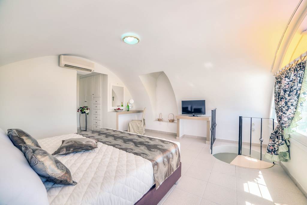 JTR_84579_Villa_Olympia_Perivolos_1122_19.jpg