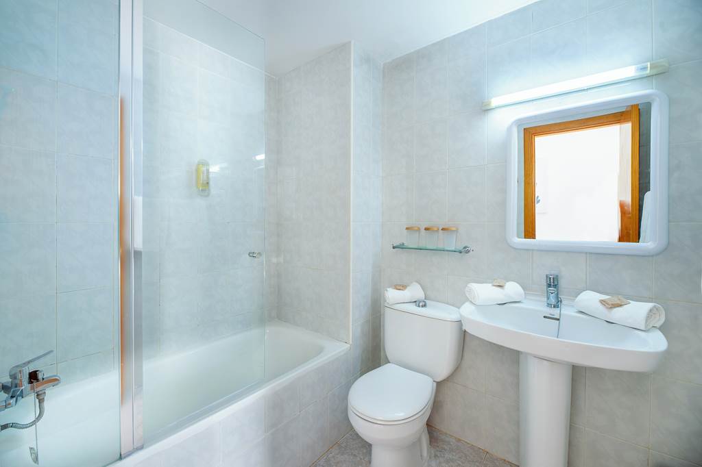 IBZ_74073_Aparthotel_Vibra_Lux_Mar_0623_06.jpg