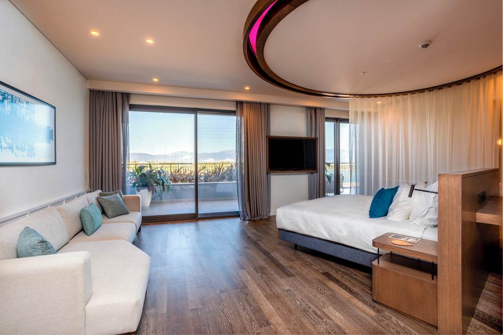 BJV_85636_Anda_Barut_Collection_0524_80.jpg