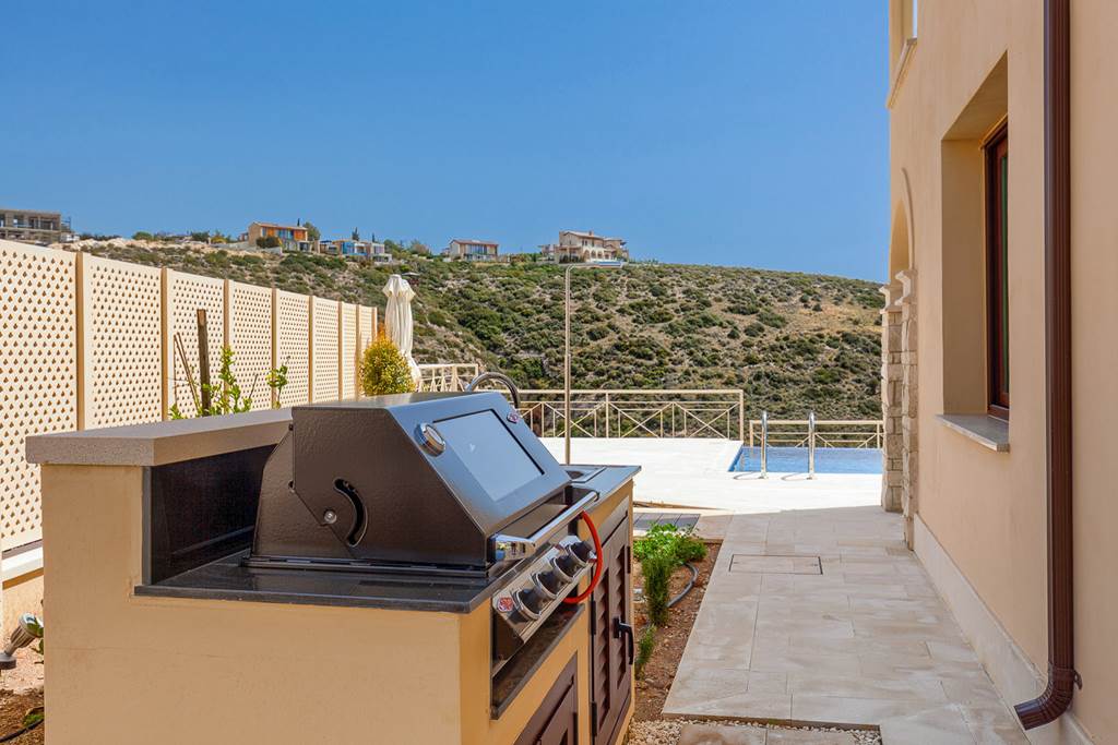 PFO_88011_Elite_Junior_Three_Bedroom_Villa_with_Private_Pool_UJ07_0824_02.jpg