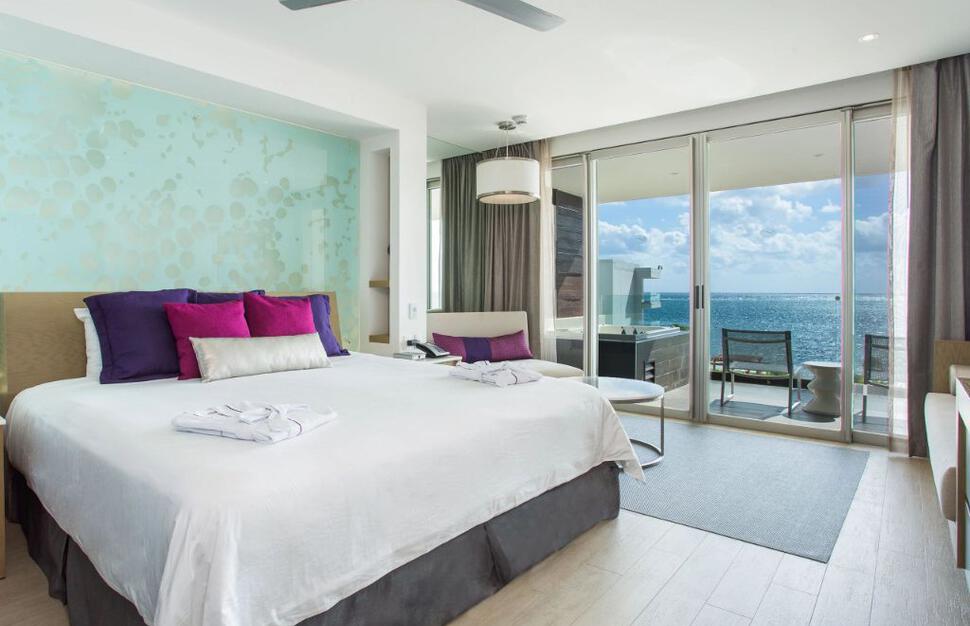 Breathless-Riviera-Cancun-Resort-Spa-30.jpg