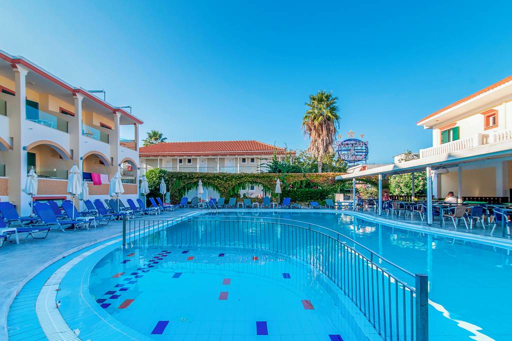 ZTH_80602_Club_Zante_Plaza_0723_04.jpg