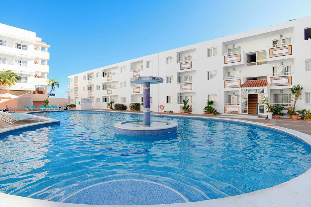 IBZ_74073_Aparthotel_Vibra_Lux_Mar_1123_01.jpg