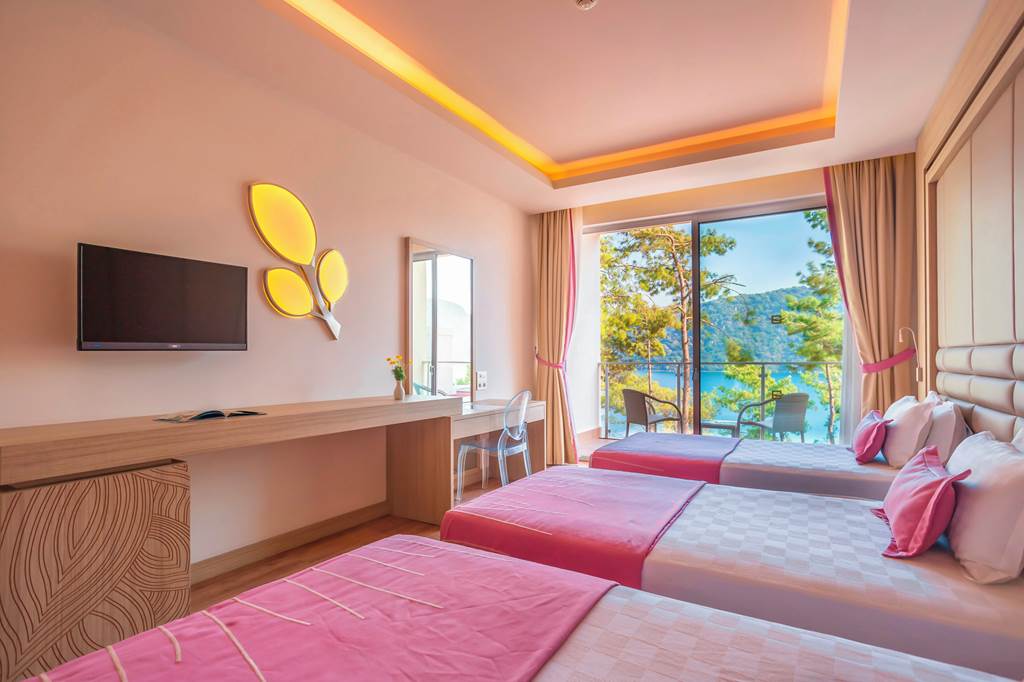 DLM_81286_Orka_Lotus_Beach_0121_11.jpg
