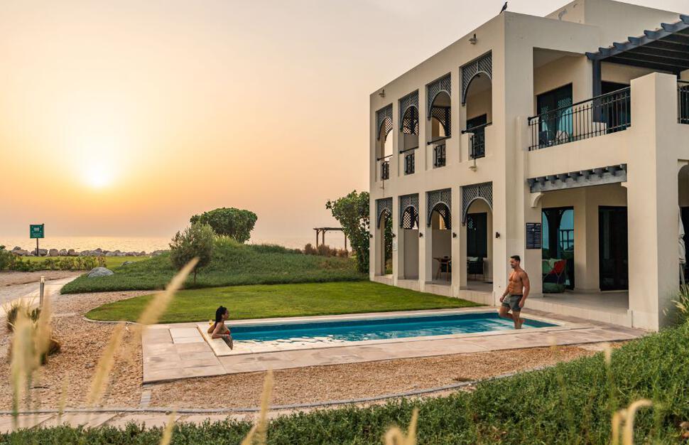 Hilton-Ras-Al-Khaimah-Beach-Resort-10.jpg