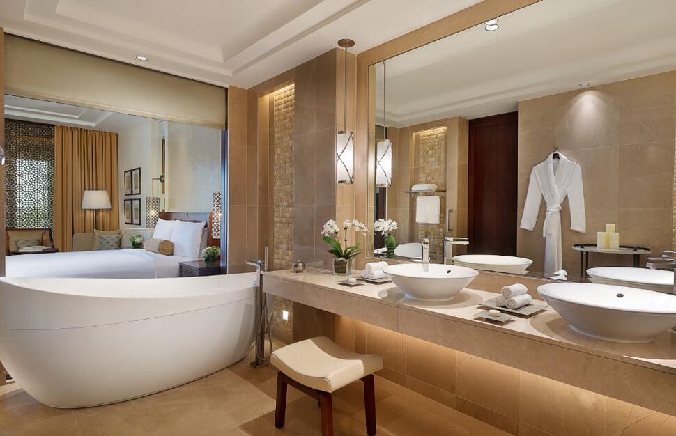 The-Ritz-Carlton-Dubai-21.jpg