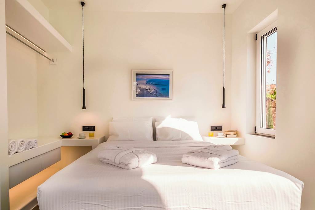 HER_84129_Villa_Paradiso_Ena_0822_02.jpg