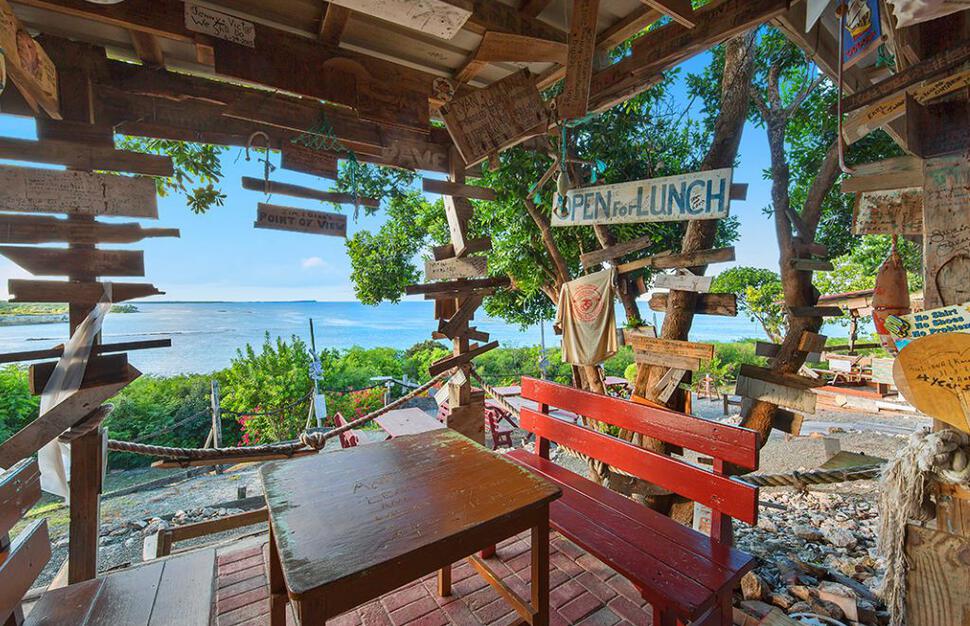 Pineapple-Beach-Club-7.jpg