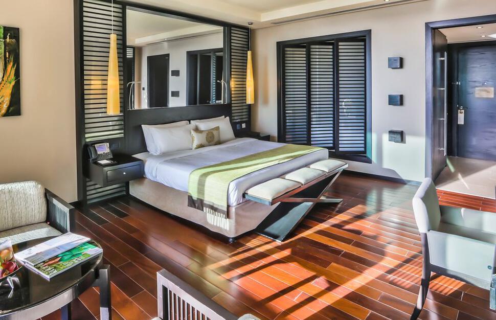 Rixos-The-Palm-Dubai-Hotel-and-Suites-1.jpg