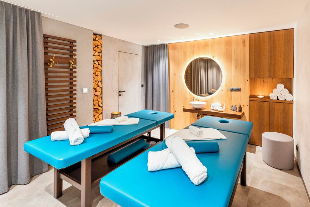 PRG_88223_Mosaic_House_Design_Hotel_0924_04.jpg