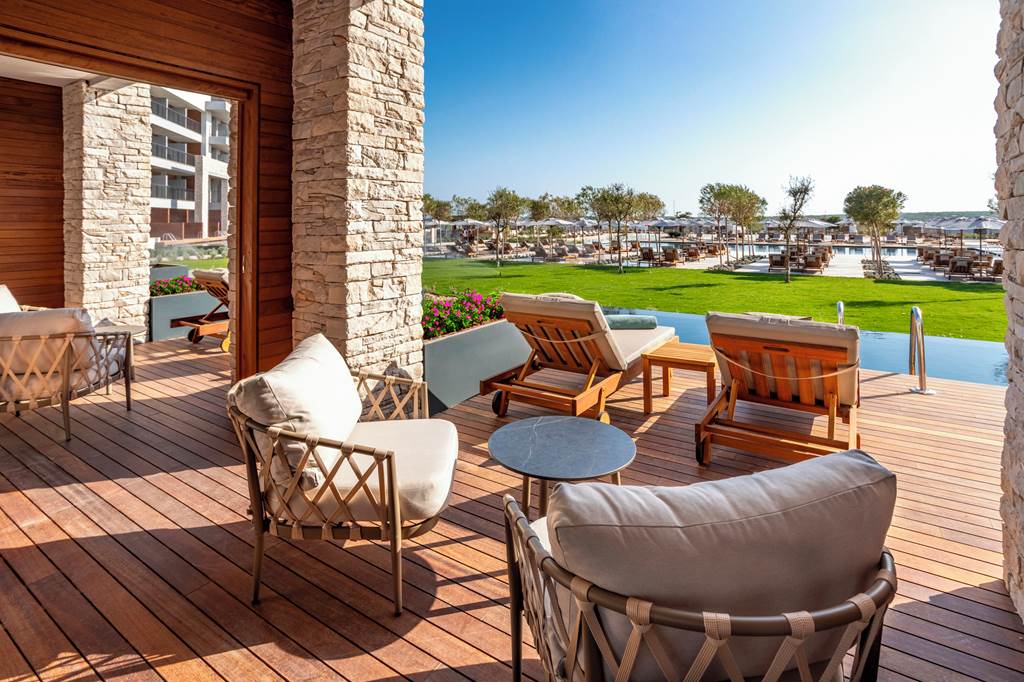 BJV_85636_Anda_Barut_Collection_0524_110.jpg