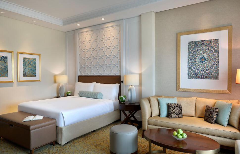 The-Ritz-Carlton-Dubai-18.jpg